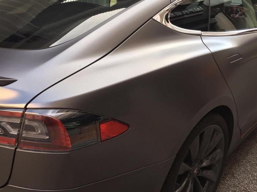Детали экстерьера Tesla Model S P85+ by Impressive Wrap 2017 года  (JP) (фото 7 из 9)